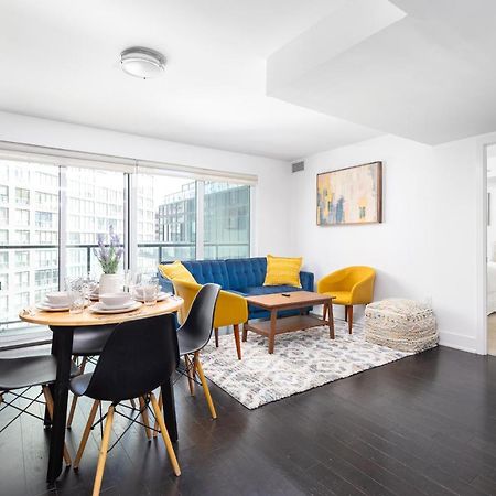 Upscale & Modern 2Bd + Den 2Ba Heart Of Downtown! Lägenhet Toronto Exteriör bild